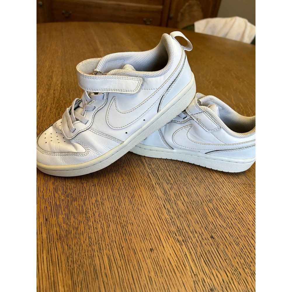 Nike‎ Youth Tennis Shoes – Size 3